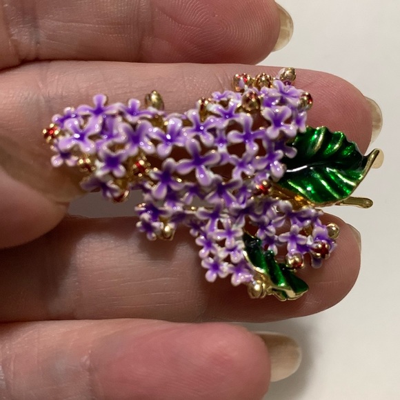 Lilac Floral Enamel Brooch with rhinestone Accents - Picture 3 of 7